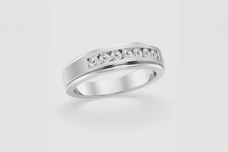 Natural Diamond | 1/2 ctw Round Seven-Stone Wedding Band