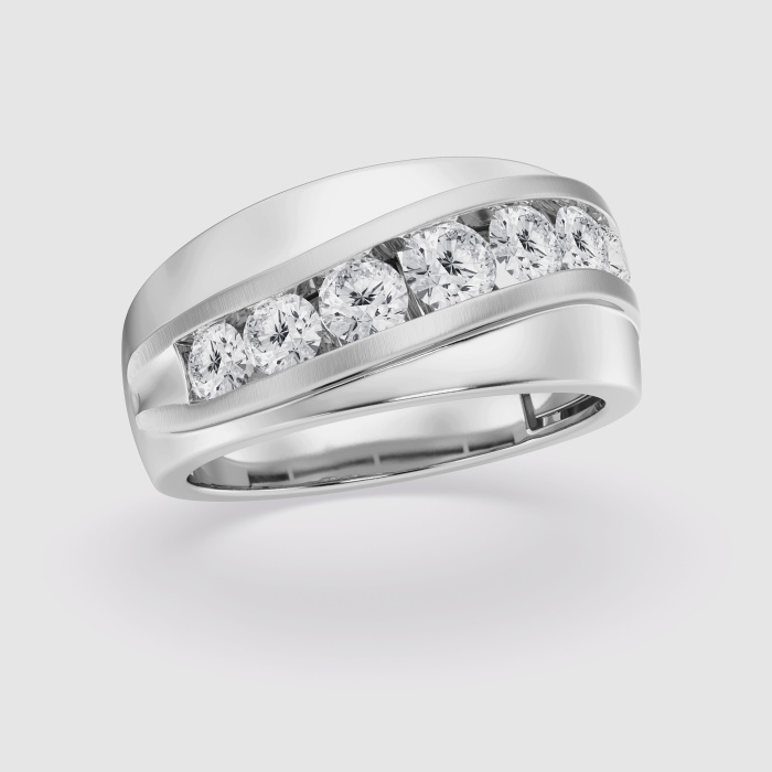 Natural Diamond | 1 1/2 ctw Round Seven-Stone Wedding Band