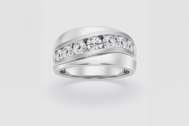 Natural Diamond | 1 1/2 ctw Round Seven-Stone Wedding Band